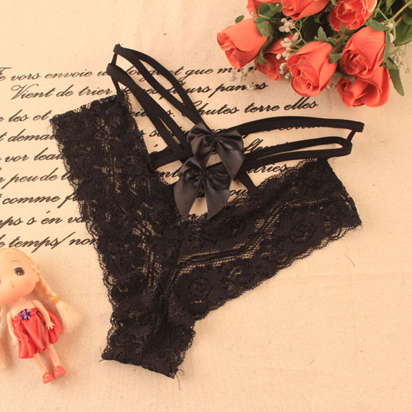 Rácsos félfrancia bugyi, két masnival